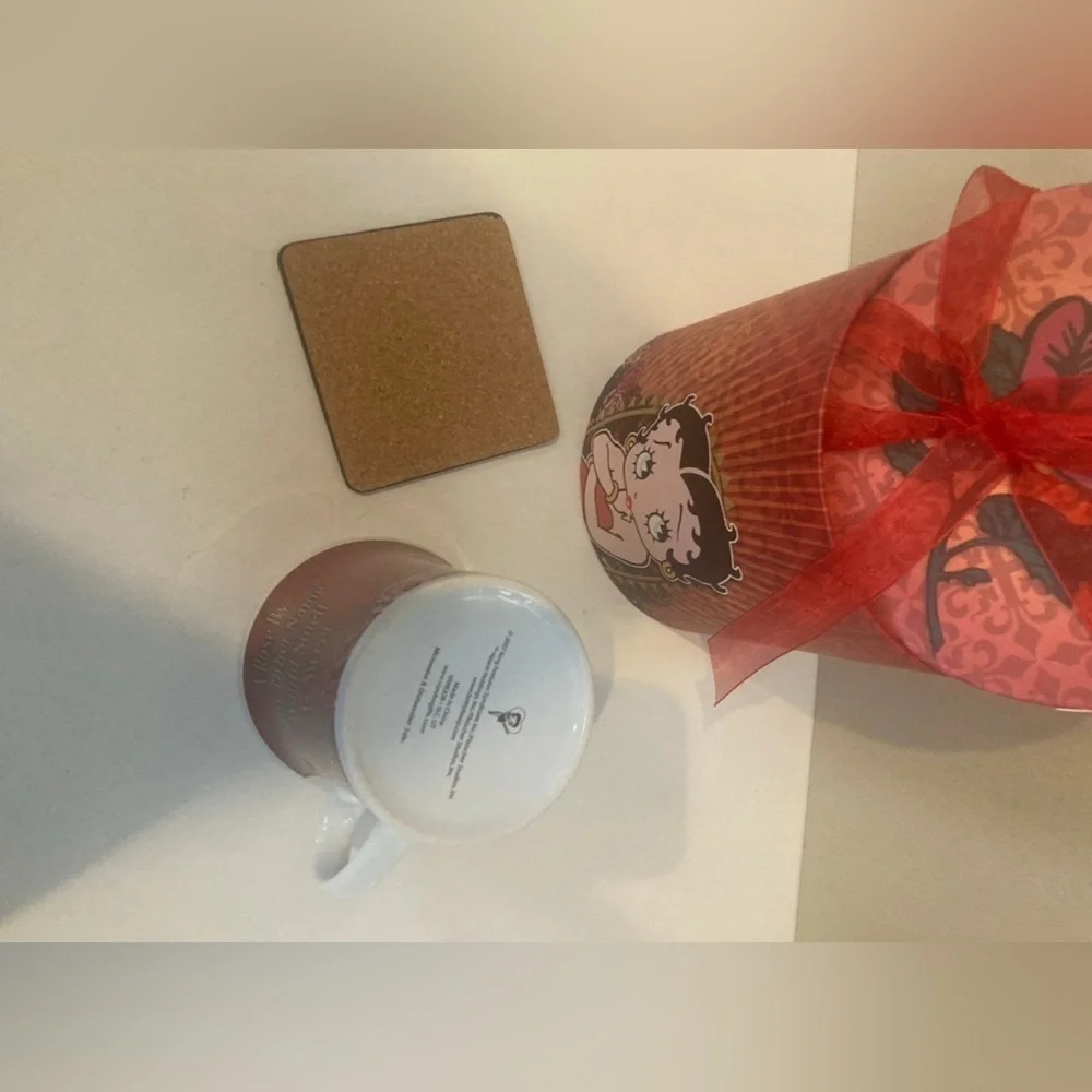 Betty boop collectors cup and coaster in cute box